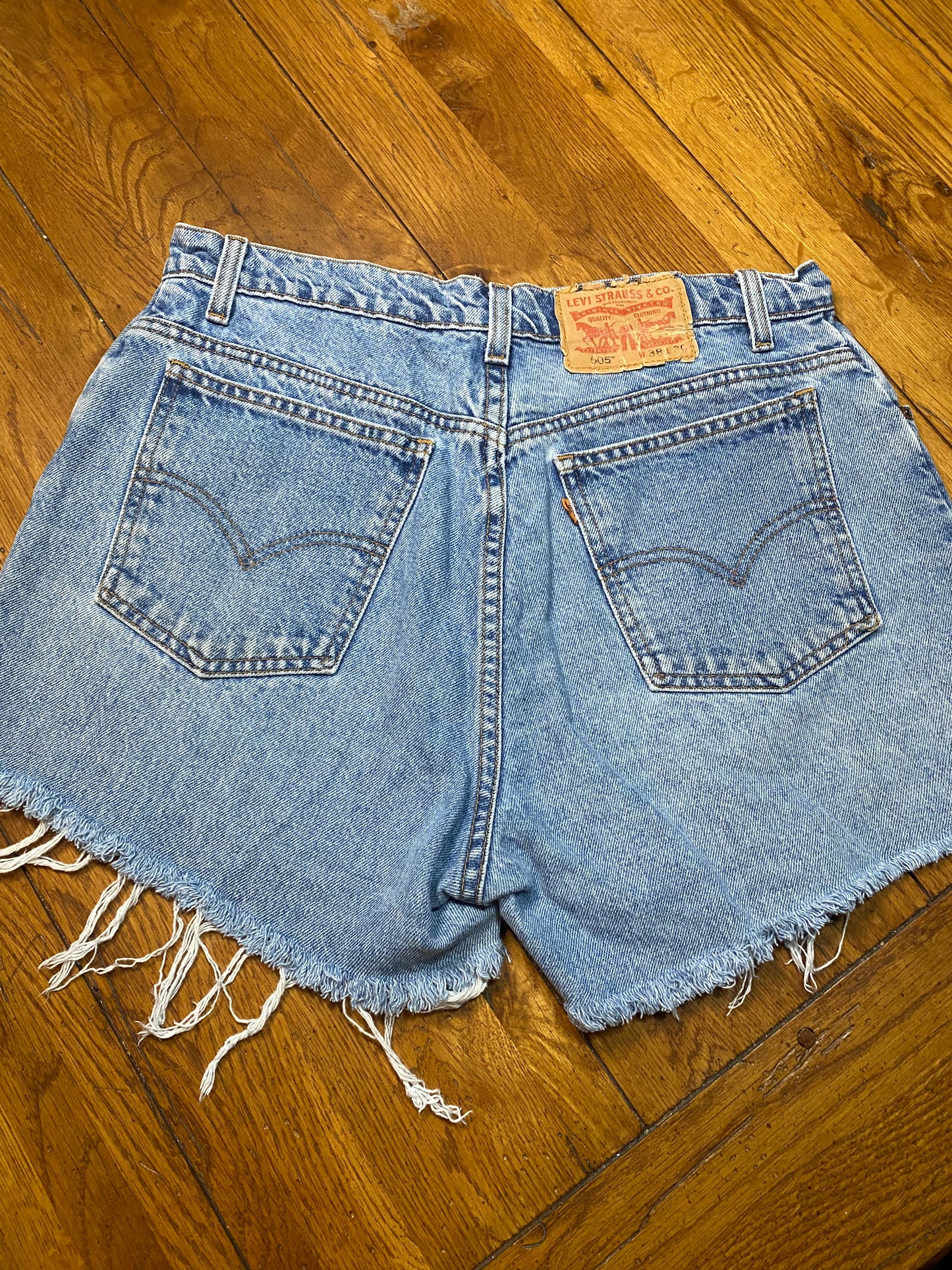 Vintage Levi’s Denim Shorts Sz 8 (c)