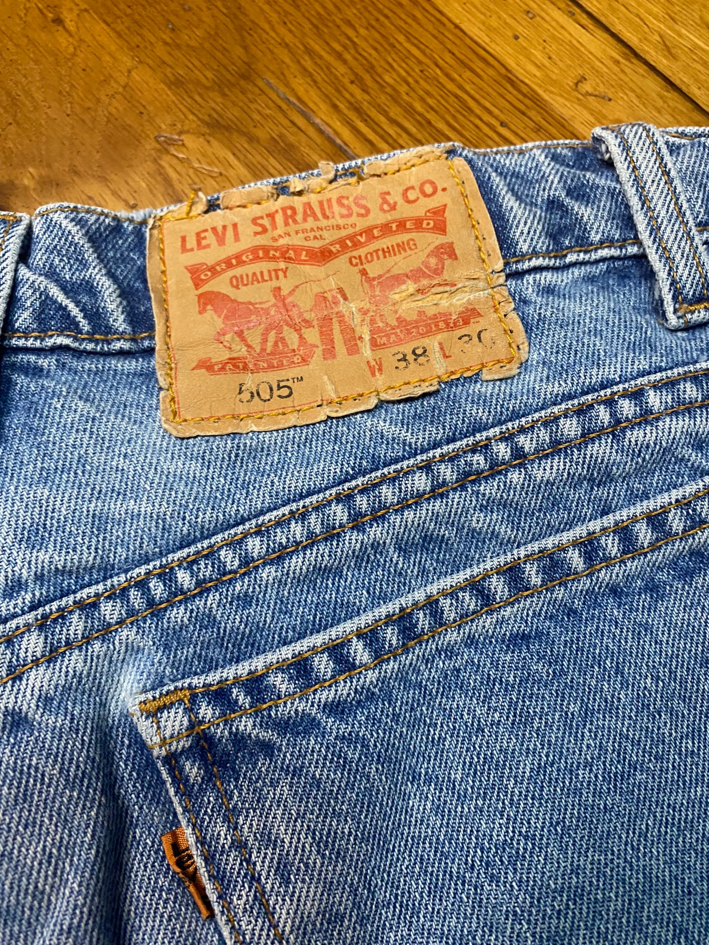 Vintage Levi’s Denim Shorts Sz 8 (c)