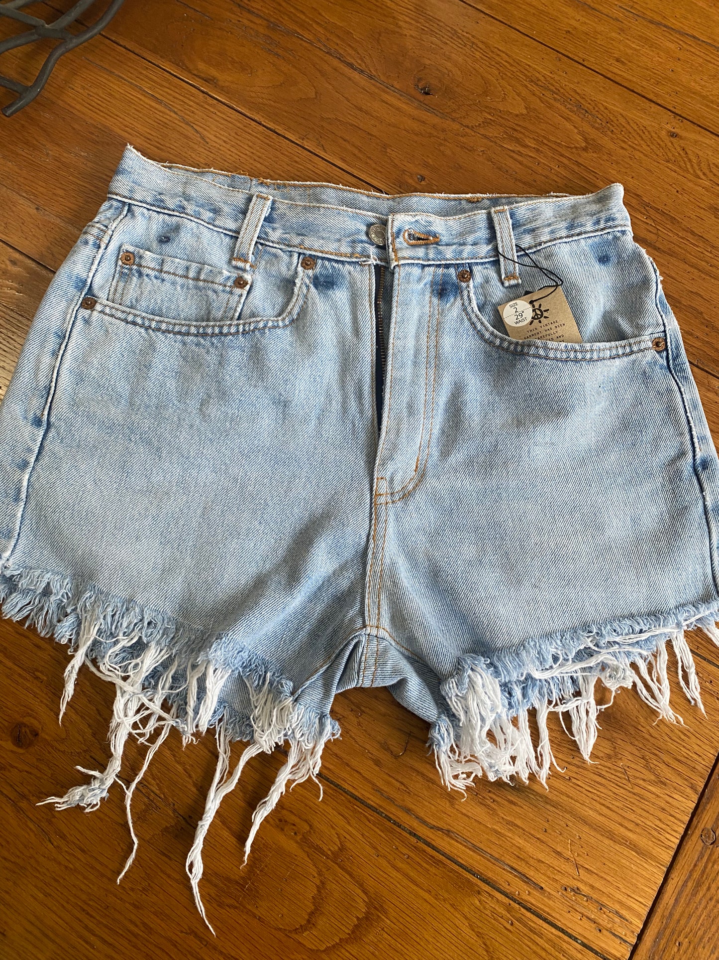 Vintage Levi’s Denim Shorts Sz 2 (B)