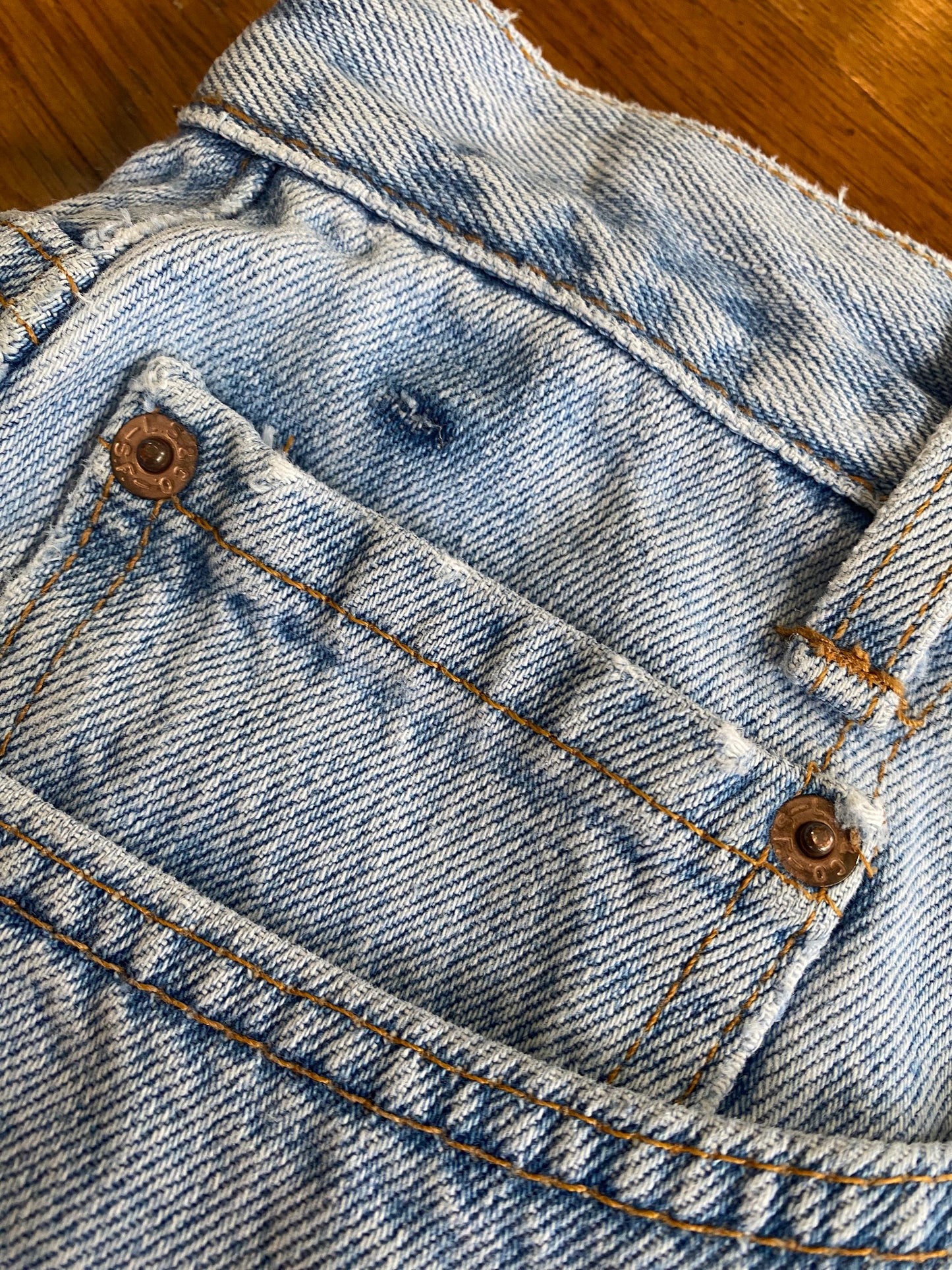 Vintage Levi’s Denim Shorts Sz 2 (B)