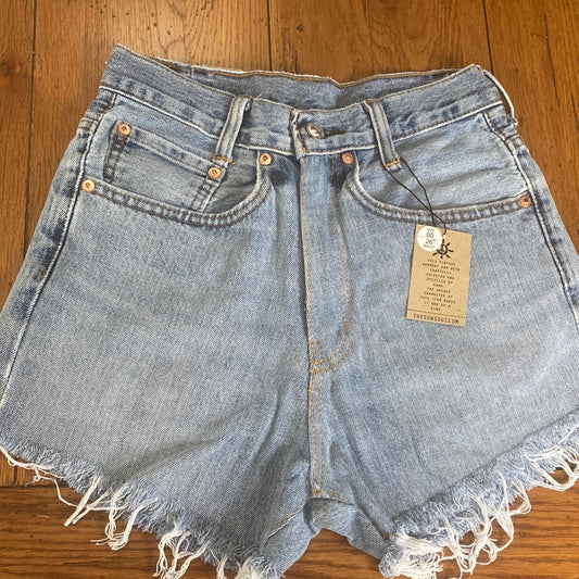 Vintage Levi’s Denim Shorts Sz 00 (B)